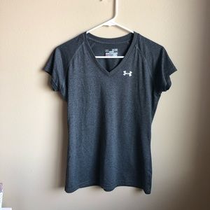 Grey Under Armour tee shirt!